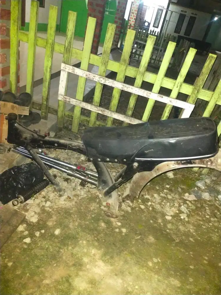 Jual sparepart bekas CB klasik