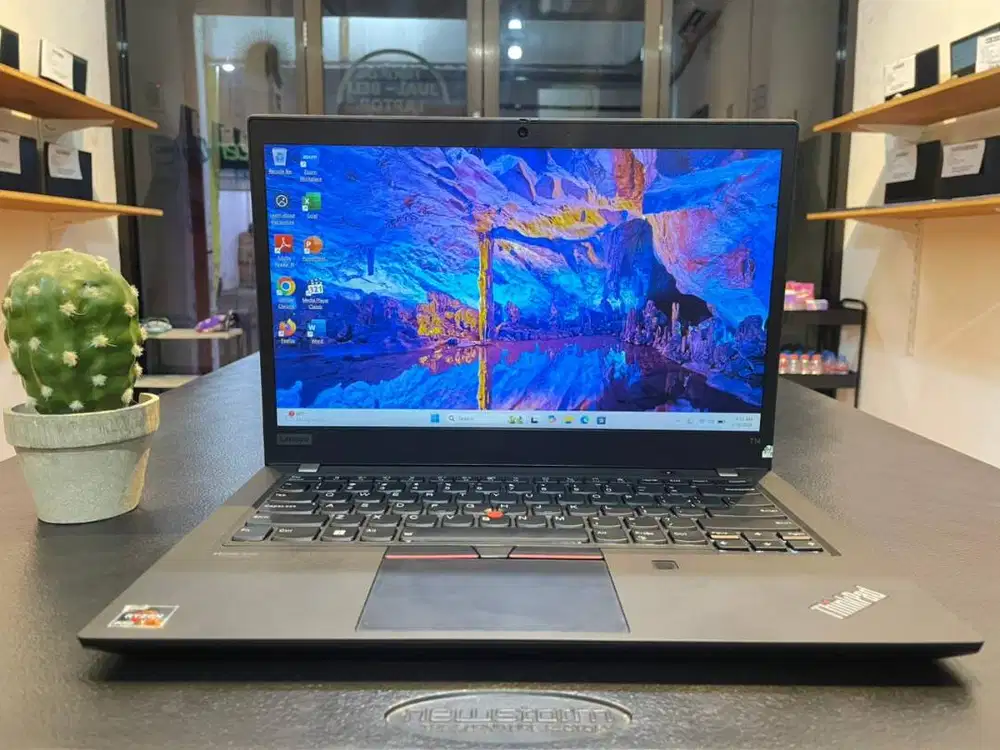 LENOVO THINKPAD T14//RYZEN 7PRO-5850U//RAM 16GB