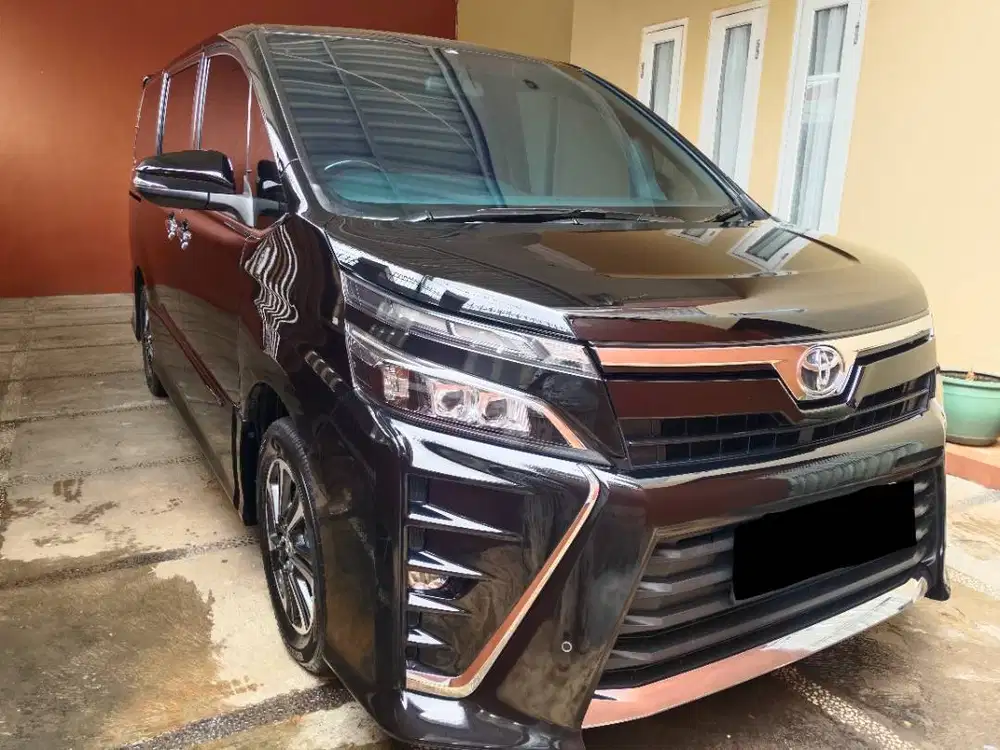 TOYOTA VOXY 2018, BLACK, AN SENDIRI, KONDISI SIAP PAKAI.