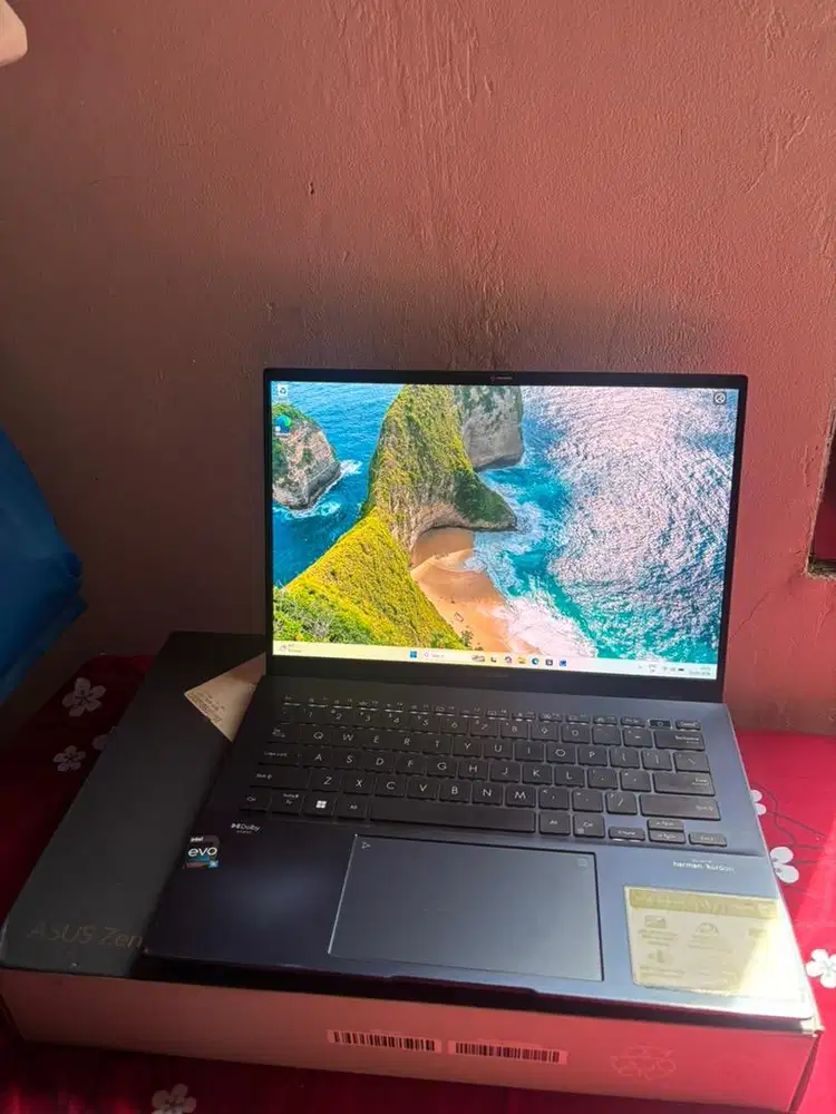 Jual cepat Laptop Asus Zenbook OLED BU!
