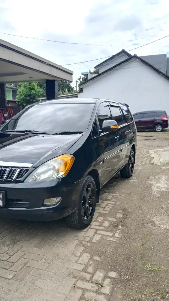 Toyota Kijang Innova 2004 Bensin/innova 2005