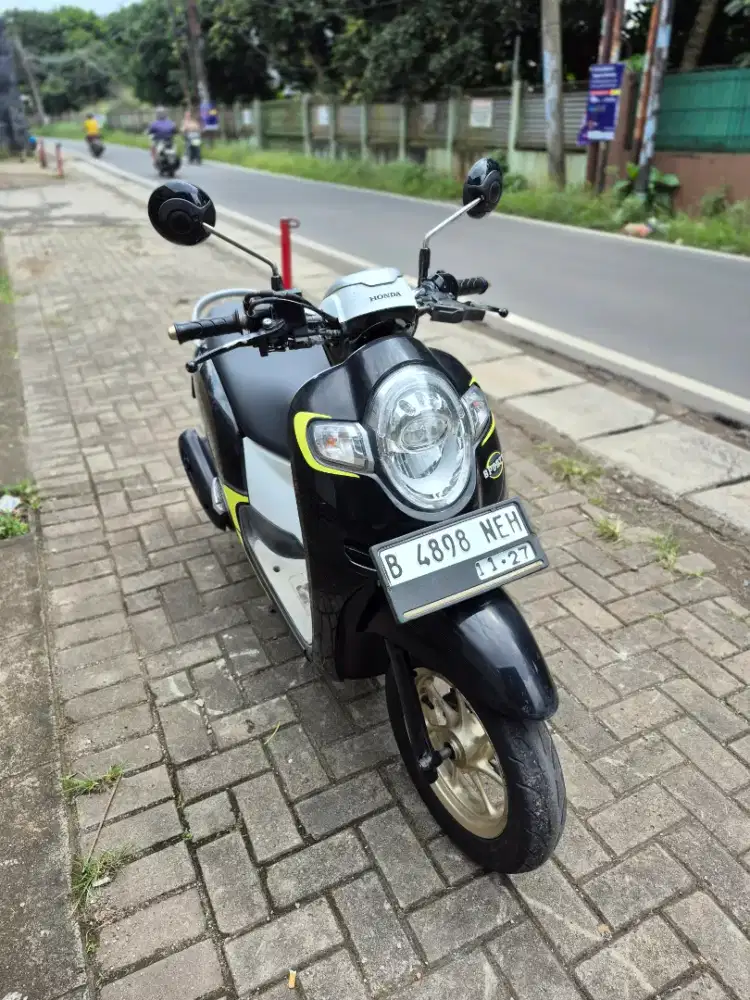 Dijual Honda Scoopy tahun 2017 pajak hidup panjang