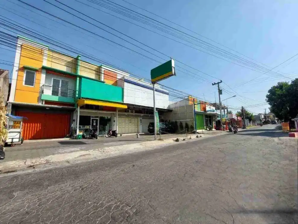 Istimewa Ruko Hak Milik di Jl. Kabupaten dekat RSA UGM dan RingRoad