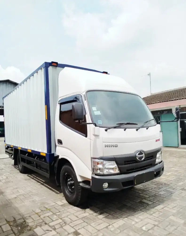 HINO DUTRO 4 BAN CDE SUPER LONG 110 SDL BOX ISTIMEWA CANTER ELF