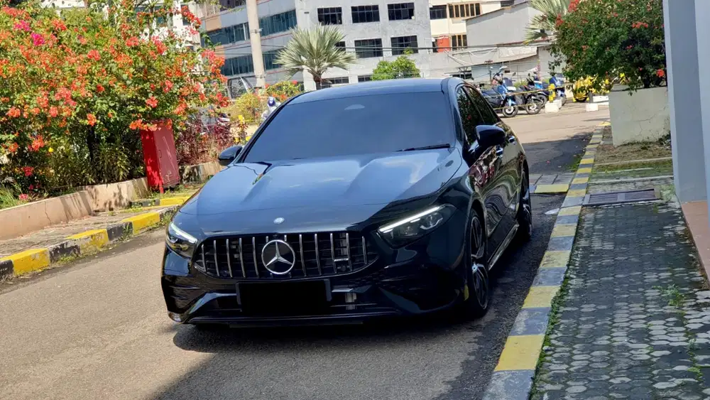 Km6rb mercedes benz mercy amg 35 sedan 2023 hitam