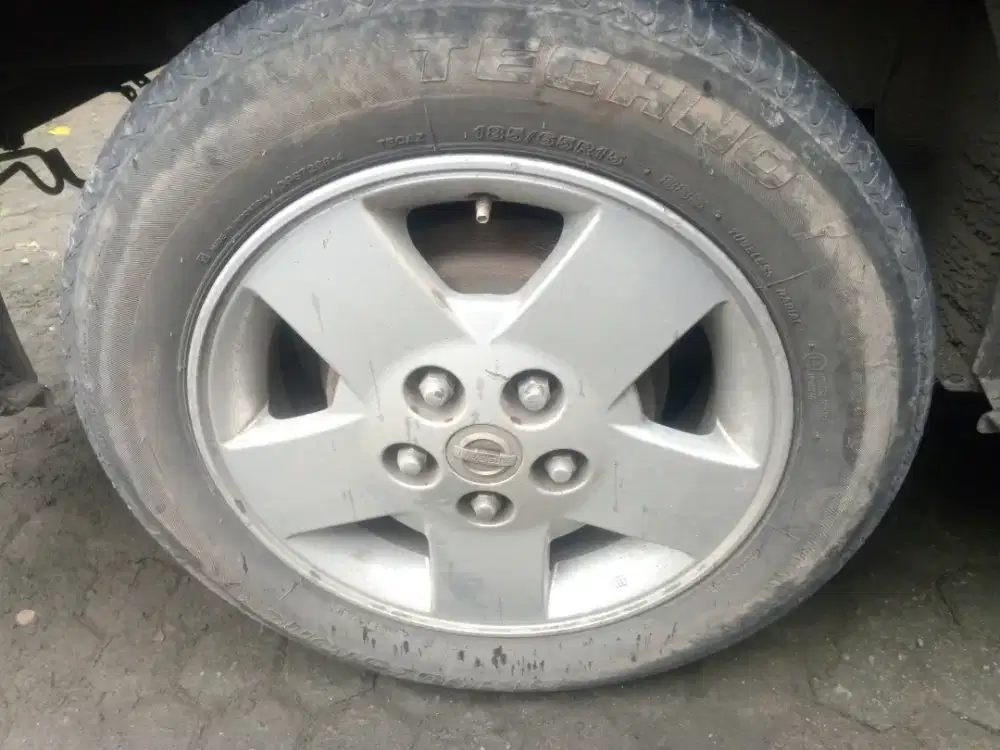 Velg Nissan Serena original