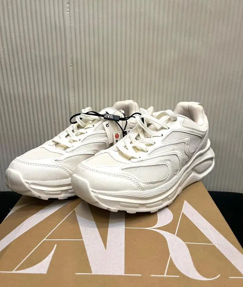 Sepatu Zara BARU size 40