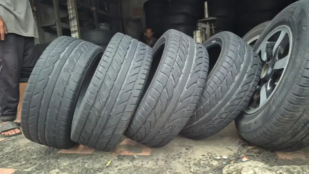 Di Jual Ban Mobil