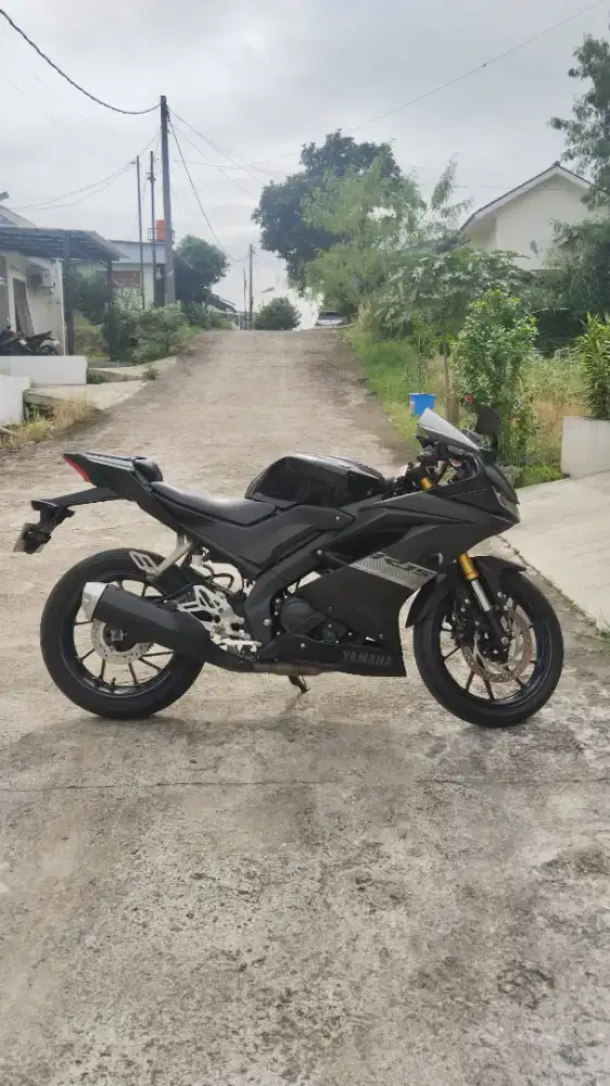 YAMAHA YZF R15 2021 Hitam