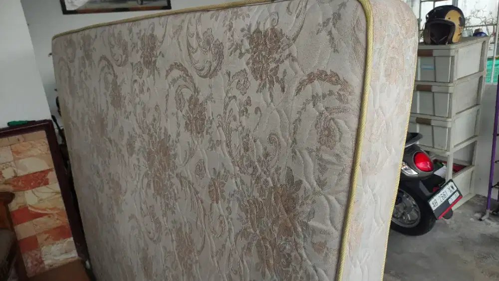 Jual cepat kasur 200*160 baik.. Spring bed