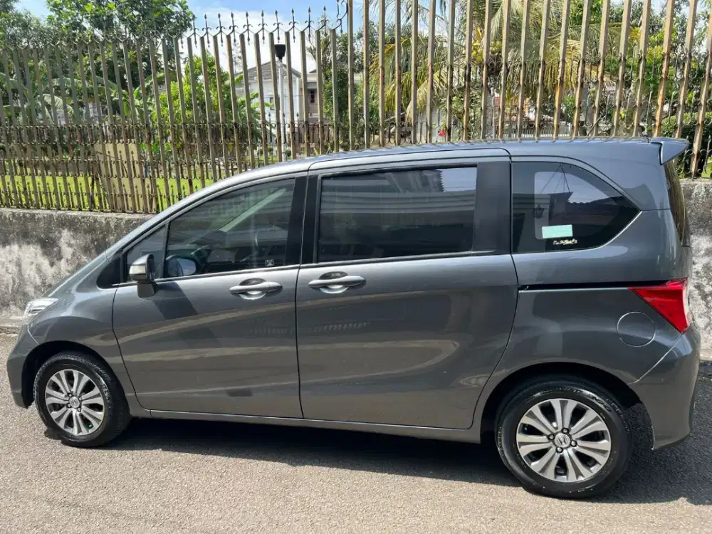 KM 78.000 Honda Freed SD