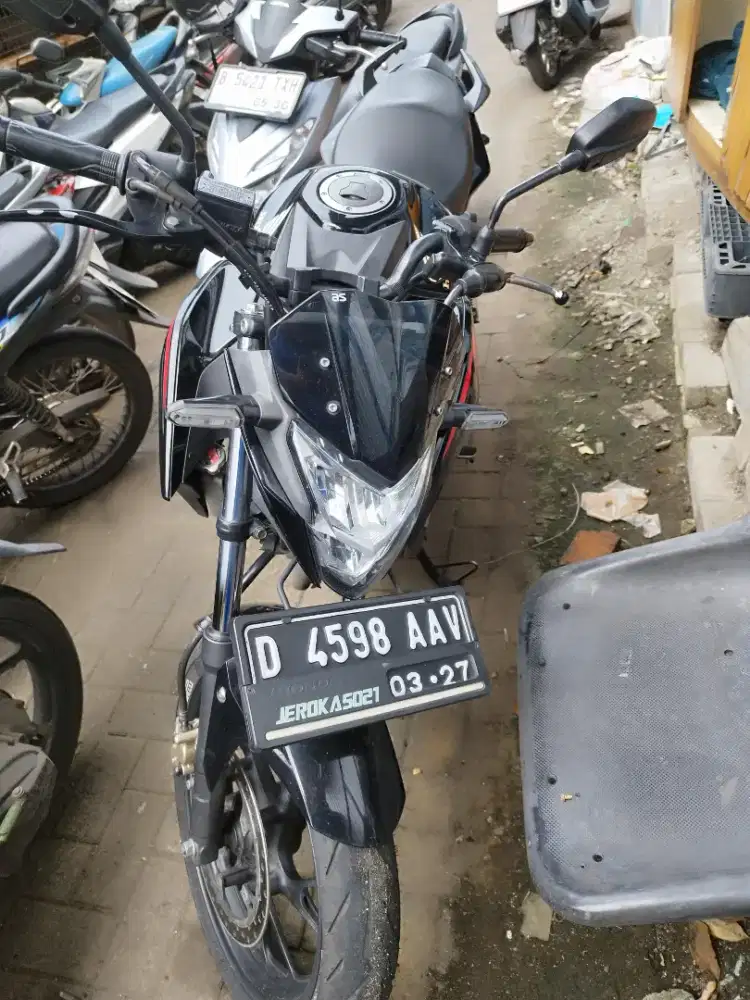 Dijual cepat Honda CB150R