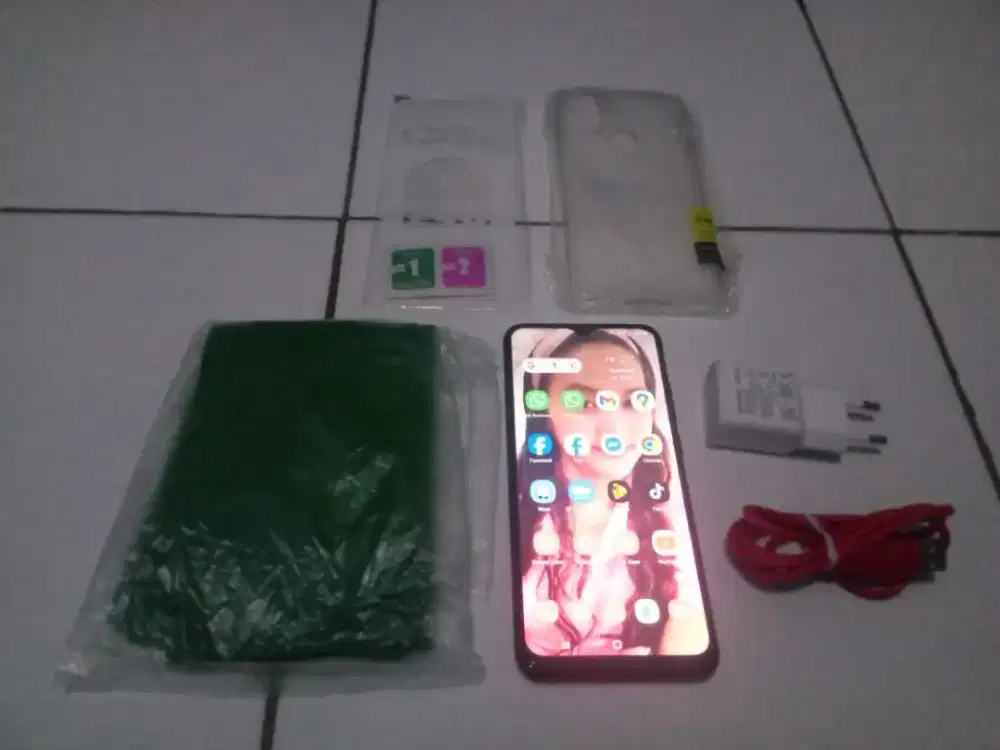 Samsung A02S ( 2023 )
Ram 8gb (4gb+4gb)
Rom 64gb