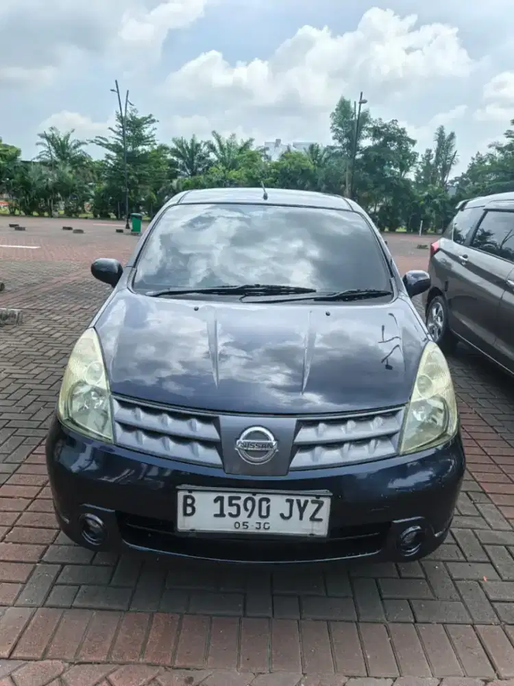 LIVINA XV MATIC 2009