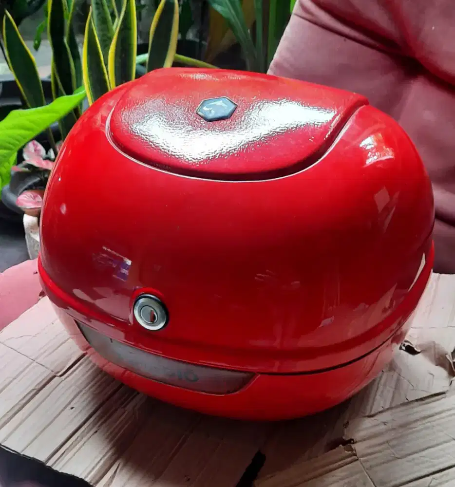 Top box Vespa ET4 bisa buat LX Sprint