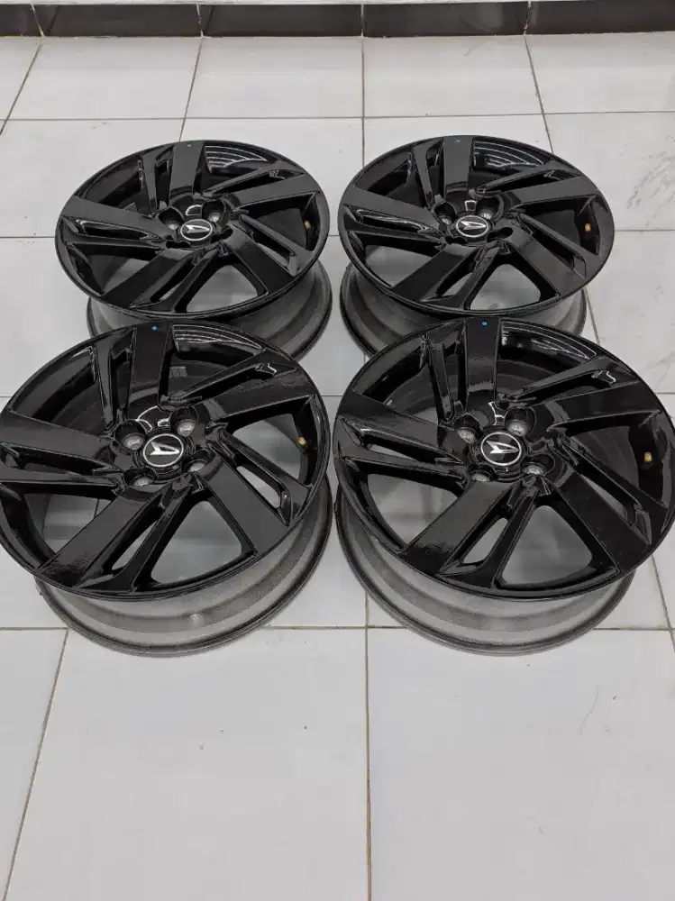 4 VELG ORI DAIHATSU ROCKY R16