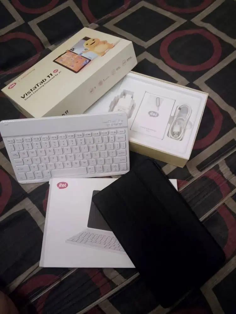 ITEL VISTA TAB 11, pemakaian 1 bulan baru beli bulan Januari kemarin