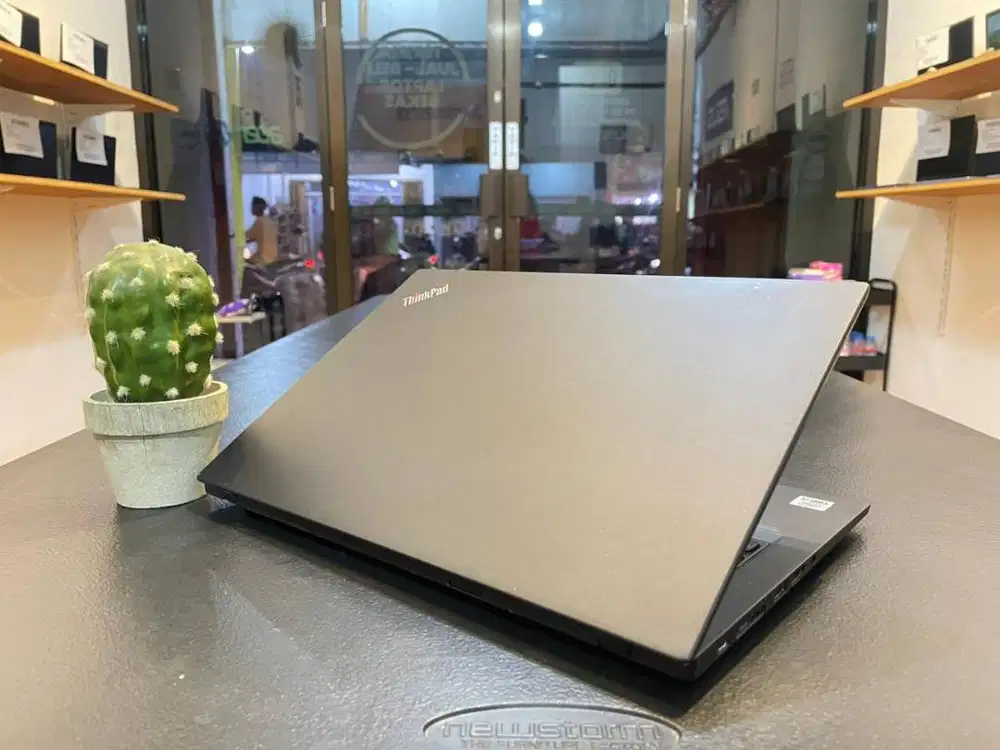 LAPTOP BUILD UP LENOVO THINKPAD X13 // RAM 8GB // SSD 256GB