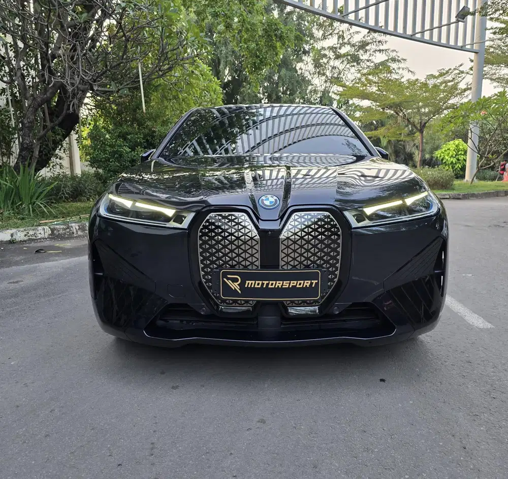 (ODO: 10rb) Electric BMW IX X Drive40i 2023 EV mobil listrik