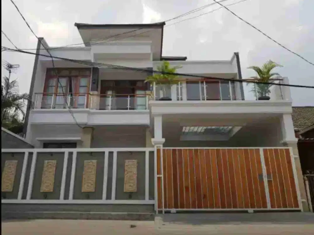 Disewakan Rumah Mewah 2lt dengan harga murah 100jt an saja, lokasi strategis pusat kota bekasi