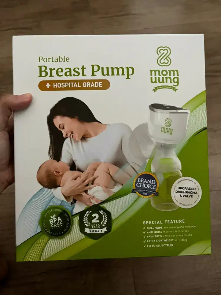 Breast pump mom uung