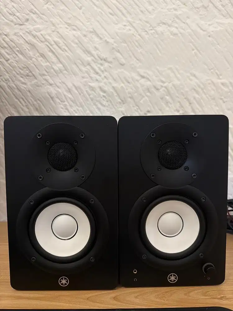 Speakers Yamaha HS4s