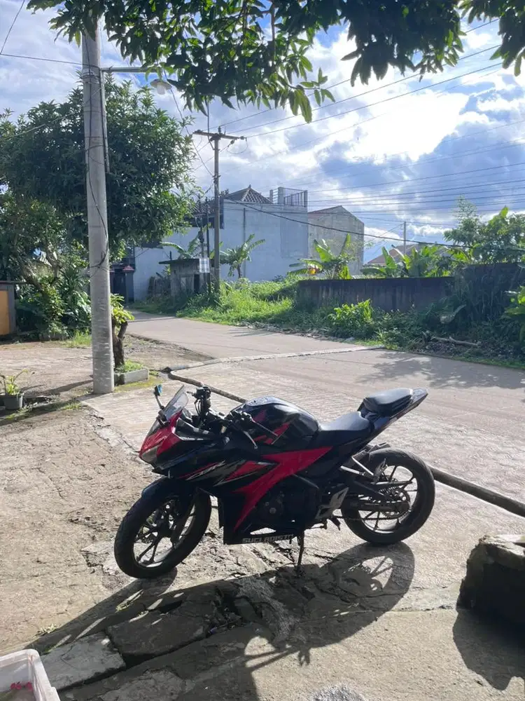 Honda CBR 150 2019 (Pembuatan 2018)