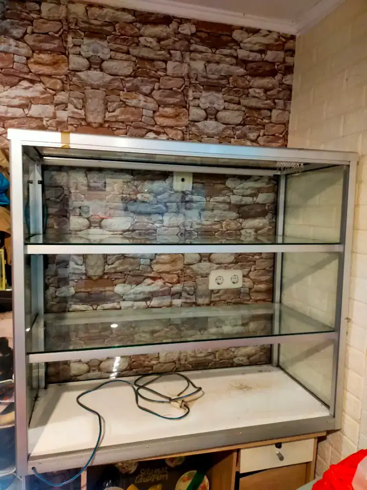 Etalase toko siap pakai