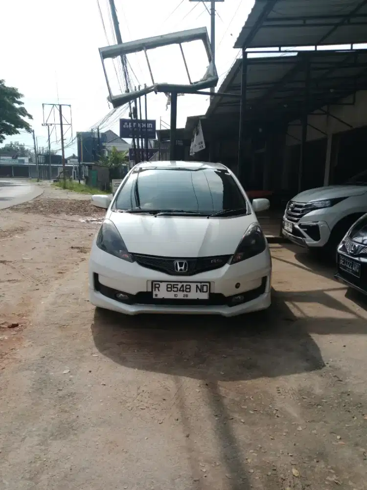 HONDA JAZZ RS AT 2013 ISTIMEWA