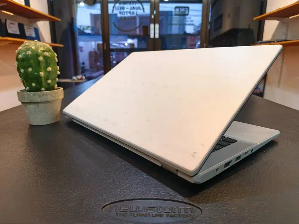 ASUS E410MA//CELERON N4020//SSD 512 GB