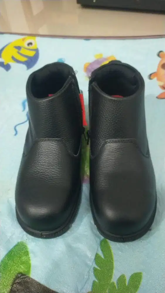 sepatu safety cheetah (baru)
