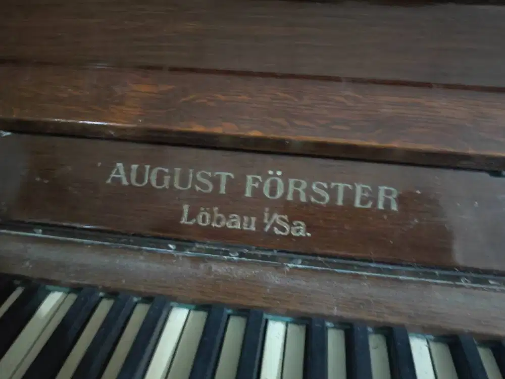 Piano august forster