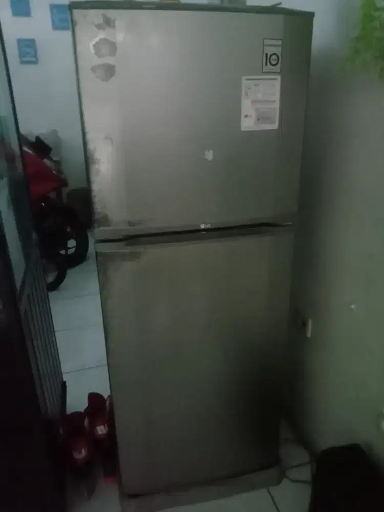 Kulkas LG dua pintu