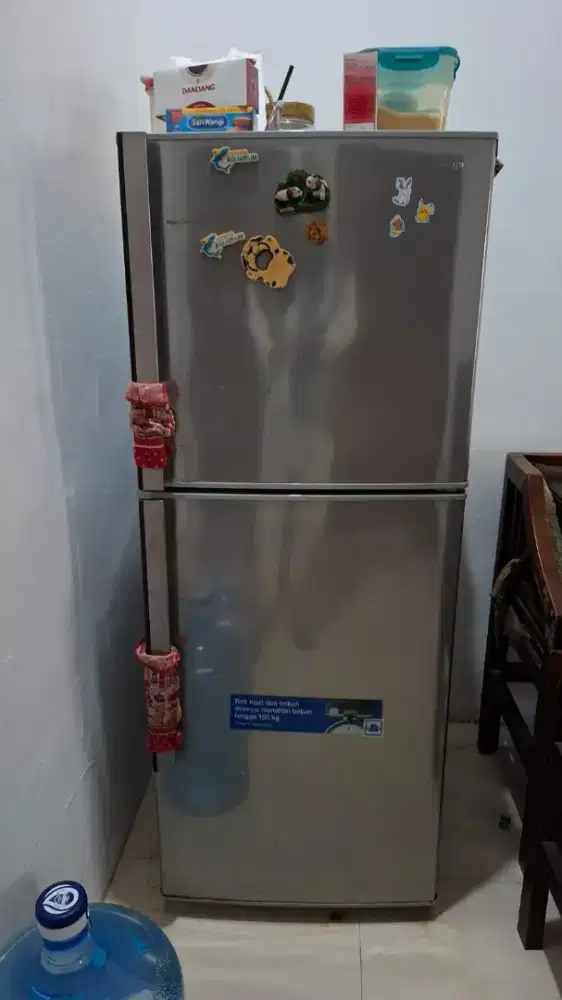 Kulkas 2 pintu, Sharp