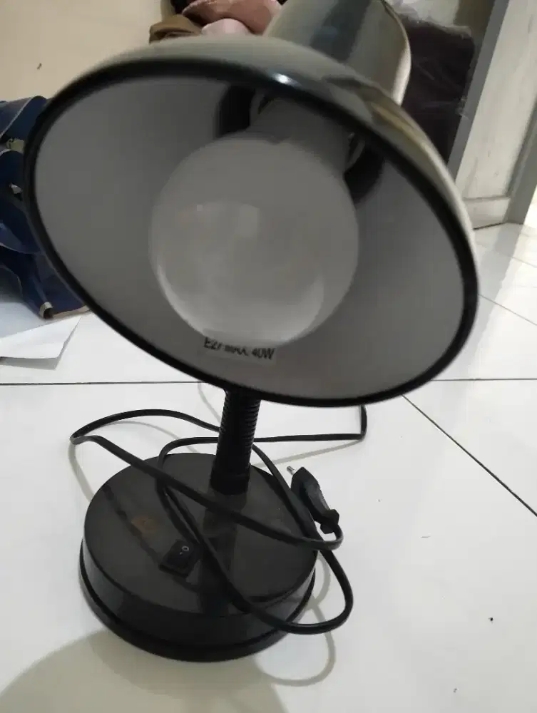 Lampu ruangan / Lampu belajar / Lampu kerja