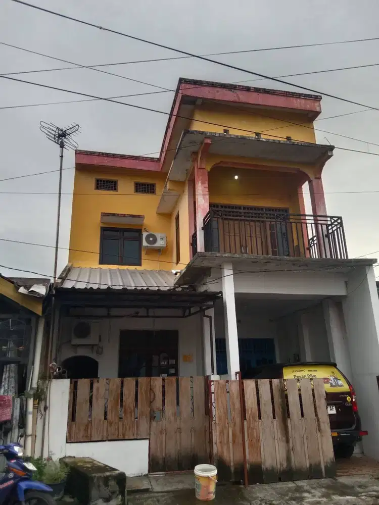 Rumah 2 Lantai Di dalam Komplek Bumi Agung Permai 2