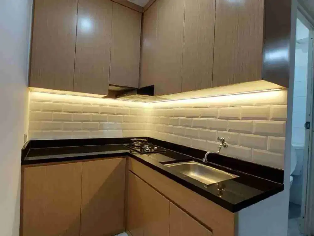 DISEWAKAN TAHUNAN APARTEMEN 3 BR DEKAT KANTOR WALIKOTA