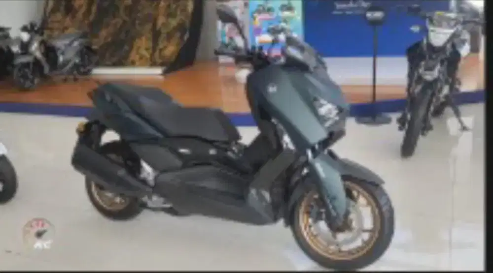 Jual XMAX butuh uang