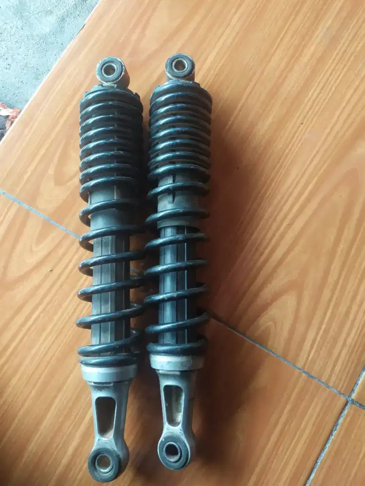 Shockbreaker belakang