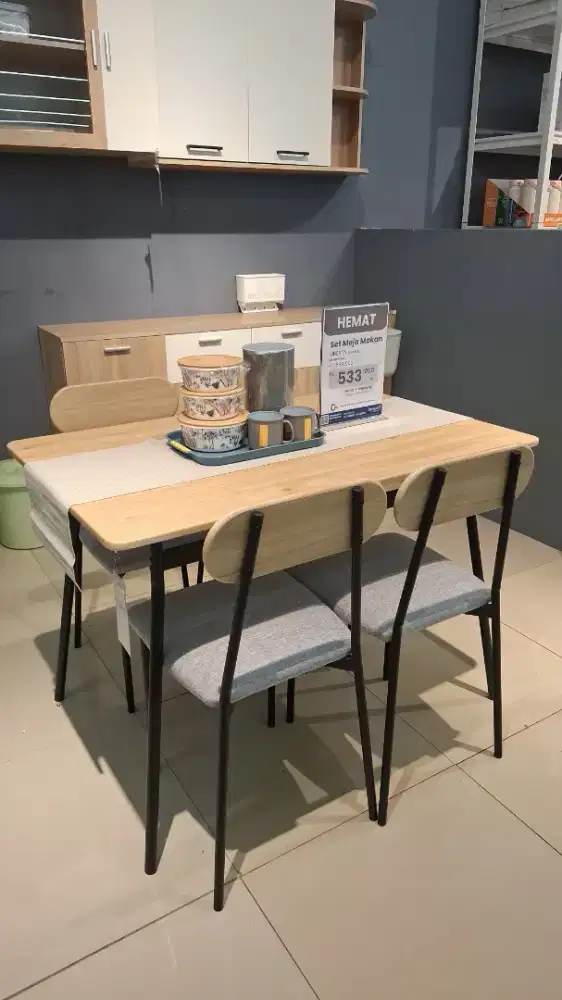 MEJA MAKAN MINIMALIS 4 KURSI 1JT AN