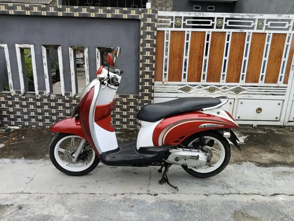 Honda Scoopy karbu thn 2011 mesin cvt halus siap pakai