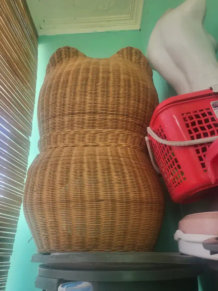 Kandang kucing coklat