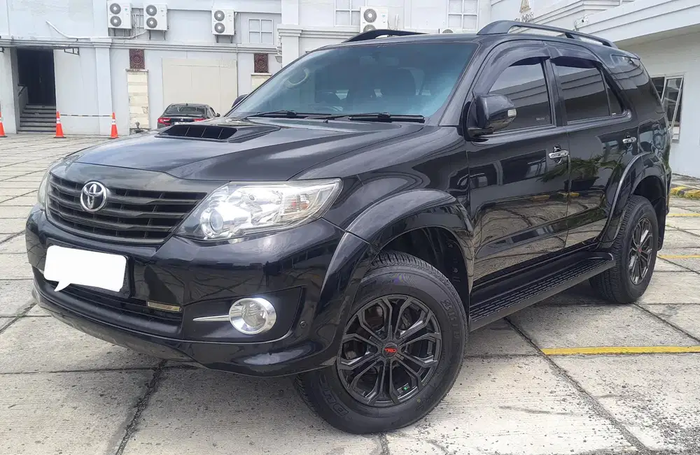 Toyota Fortuner 2.5 G VNT AT [4x2] Diesel AT
-nik 2014