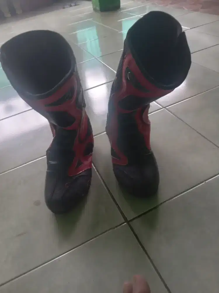 Sepatu turing dln racing