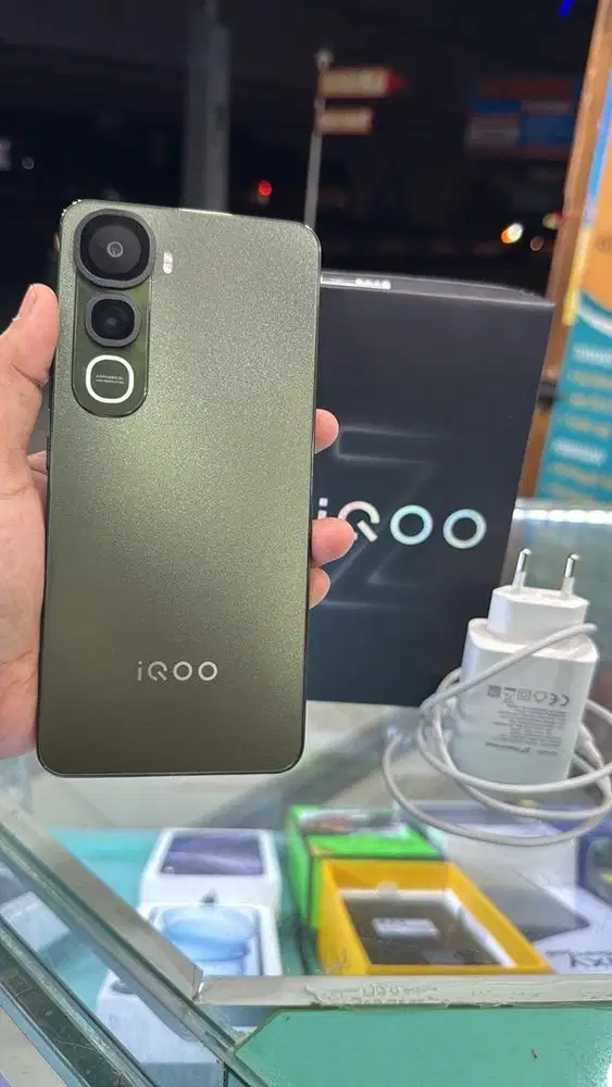 IQOO z10 LITE RAM 16/128 FULLSET SUPER MULUS GARANSI AKTIF BISA TT