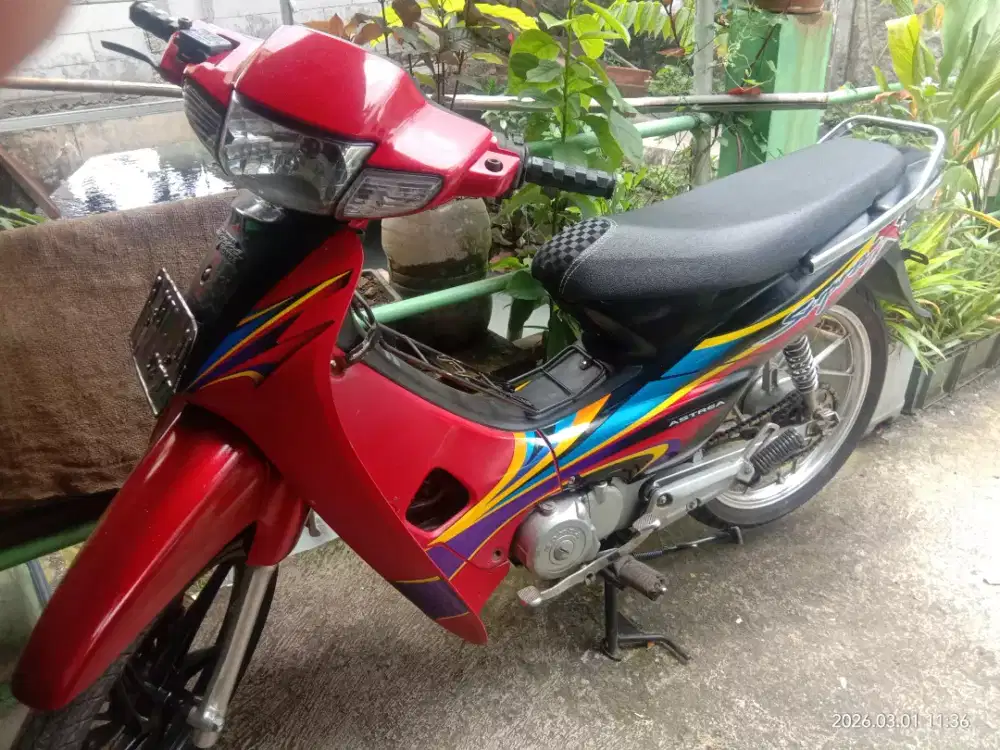 Pencinta motor tua