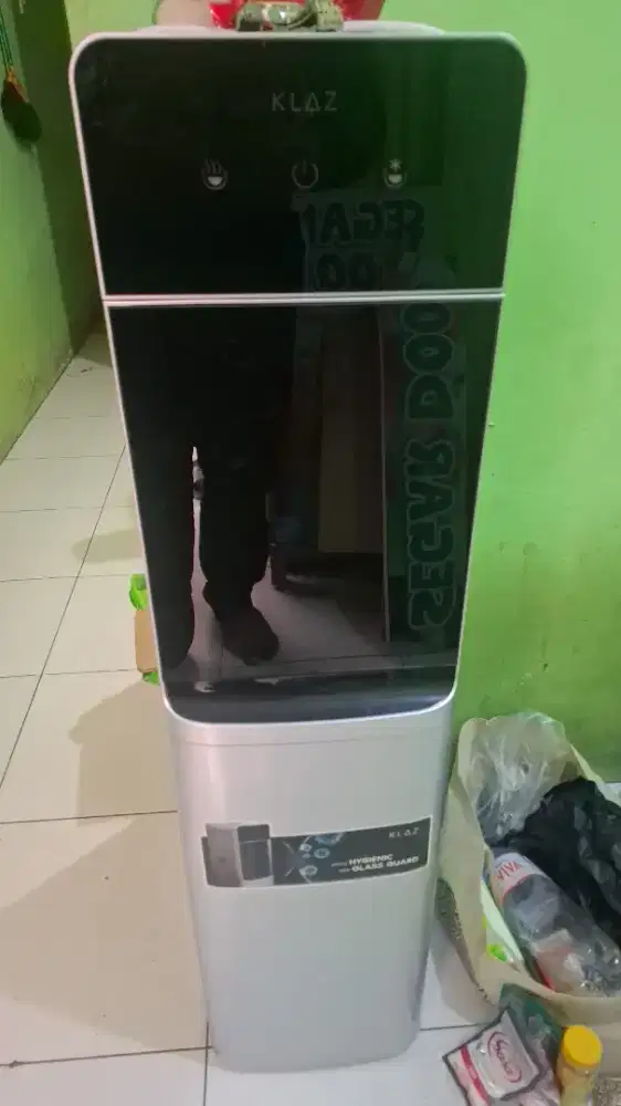 Despenser merek KLAZ