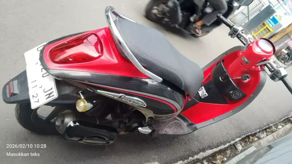 Scoopy  2012 karbu  mesin bagus sekali  standaran