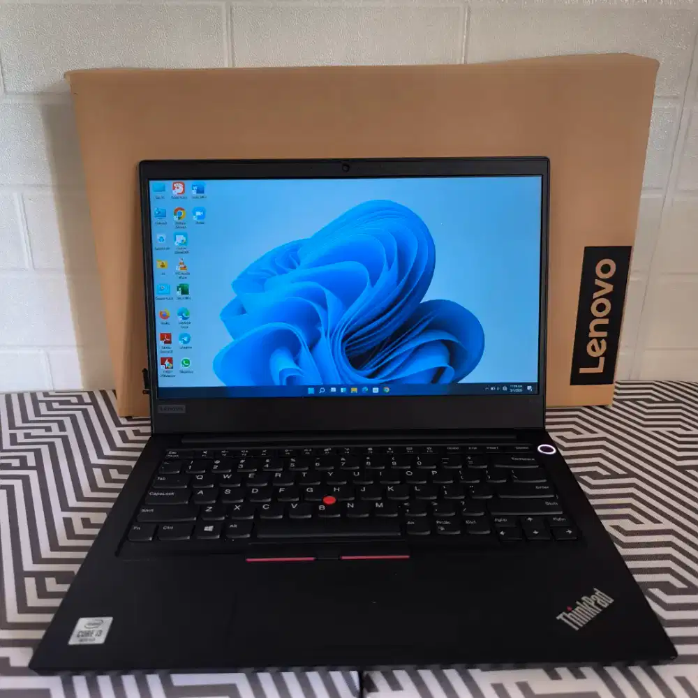 Laptop ThinkPad E14 Core i3 Gen 10 RAM 8GB SSD 256GB Full HD BU