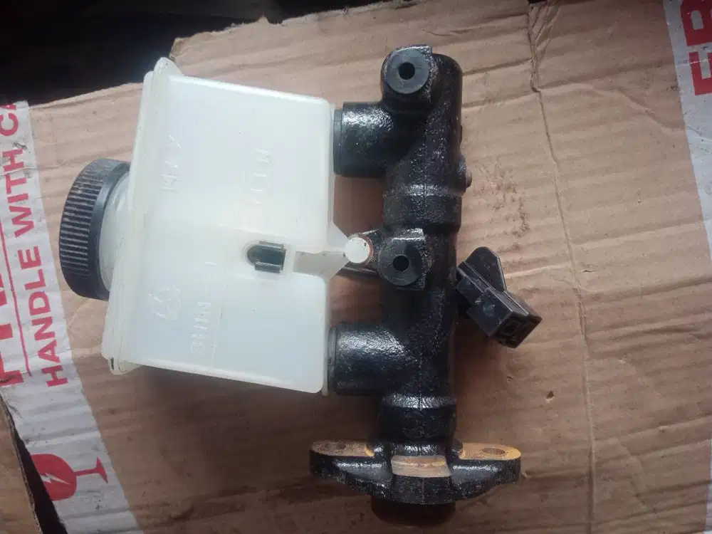 Master rem atas Mazda 232